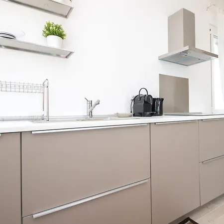 Luxury 1 Apartamento *